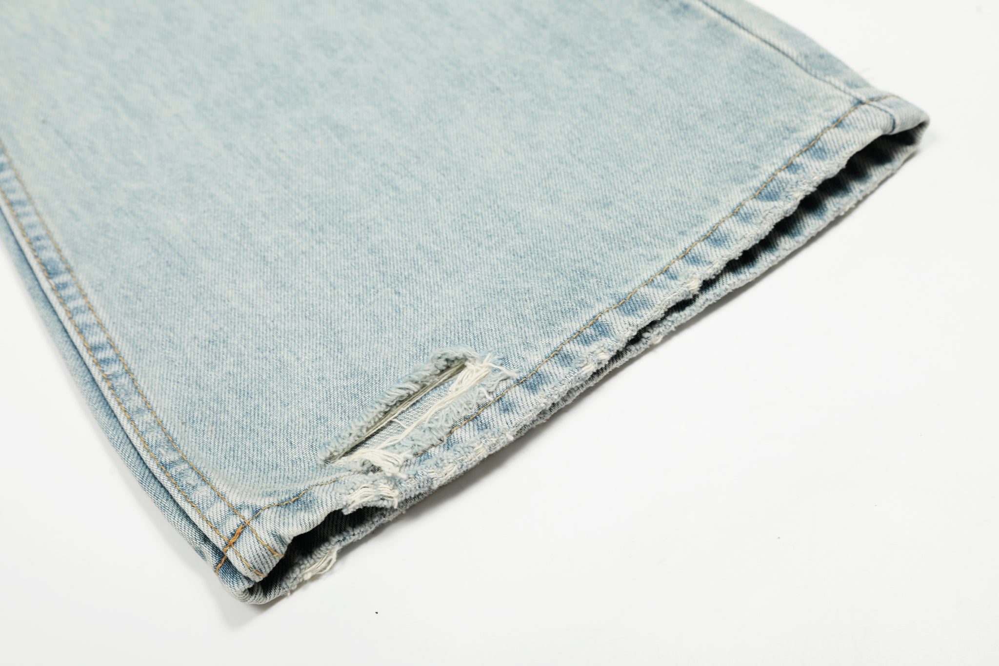 11KN ‌‌‌DISTRESSED WASHED JEANS #K9660