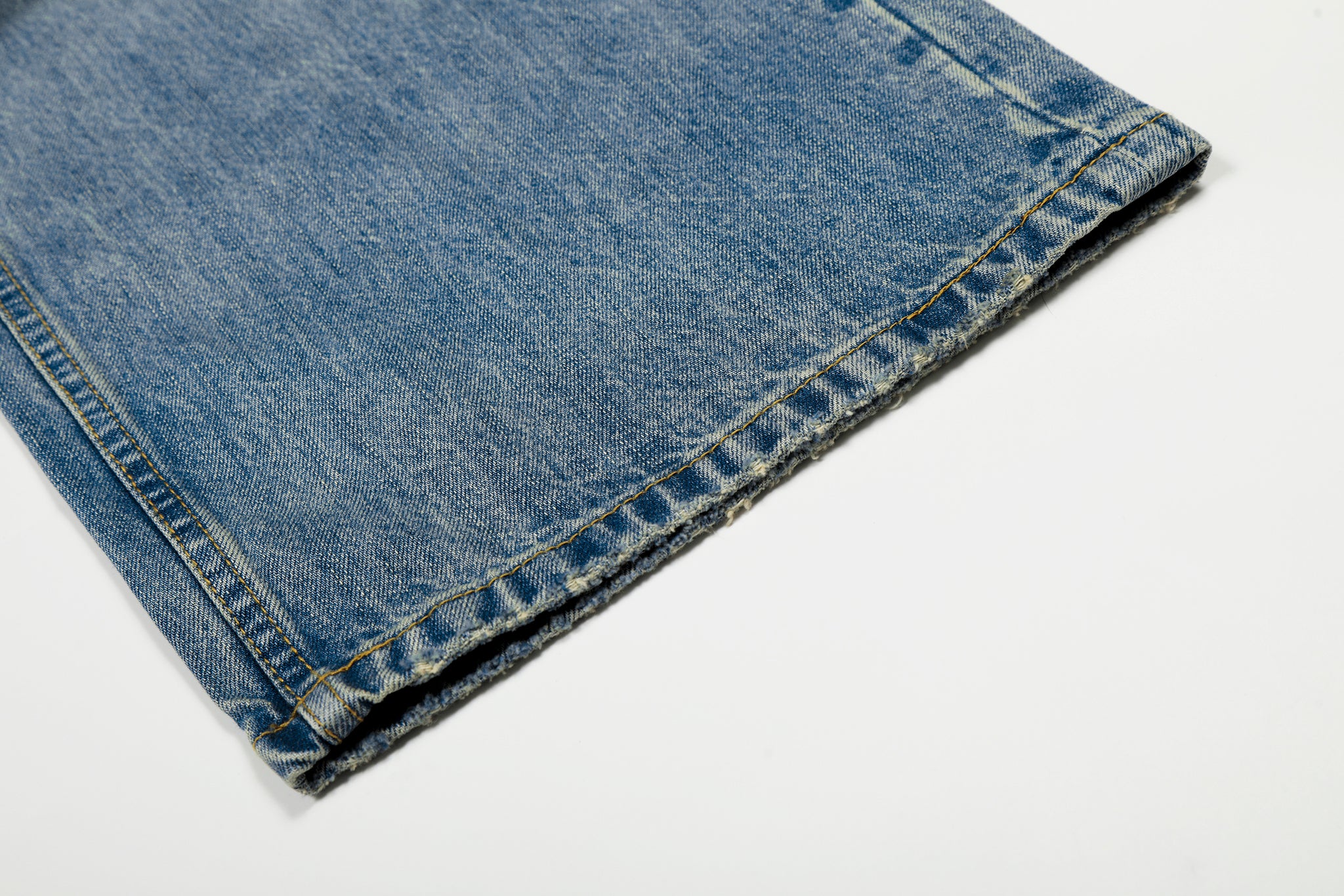 11KN ‌‌‌STRAIGHT LEG CLEAN FIT JEANS #CK9677