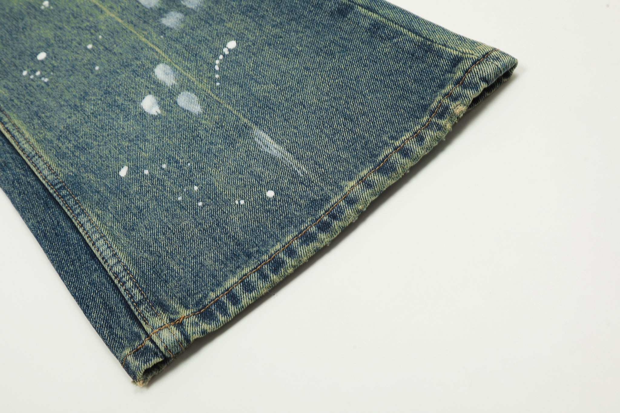 11KN Graffiti Distressed Jeans #K5351