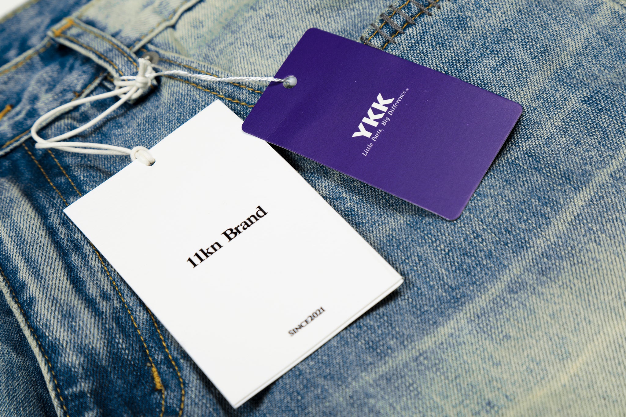 11KN ‌‌‌STRAIGHT LEG CLEAN FIT JEANS #CK9677