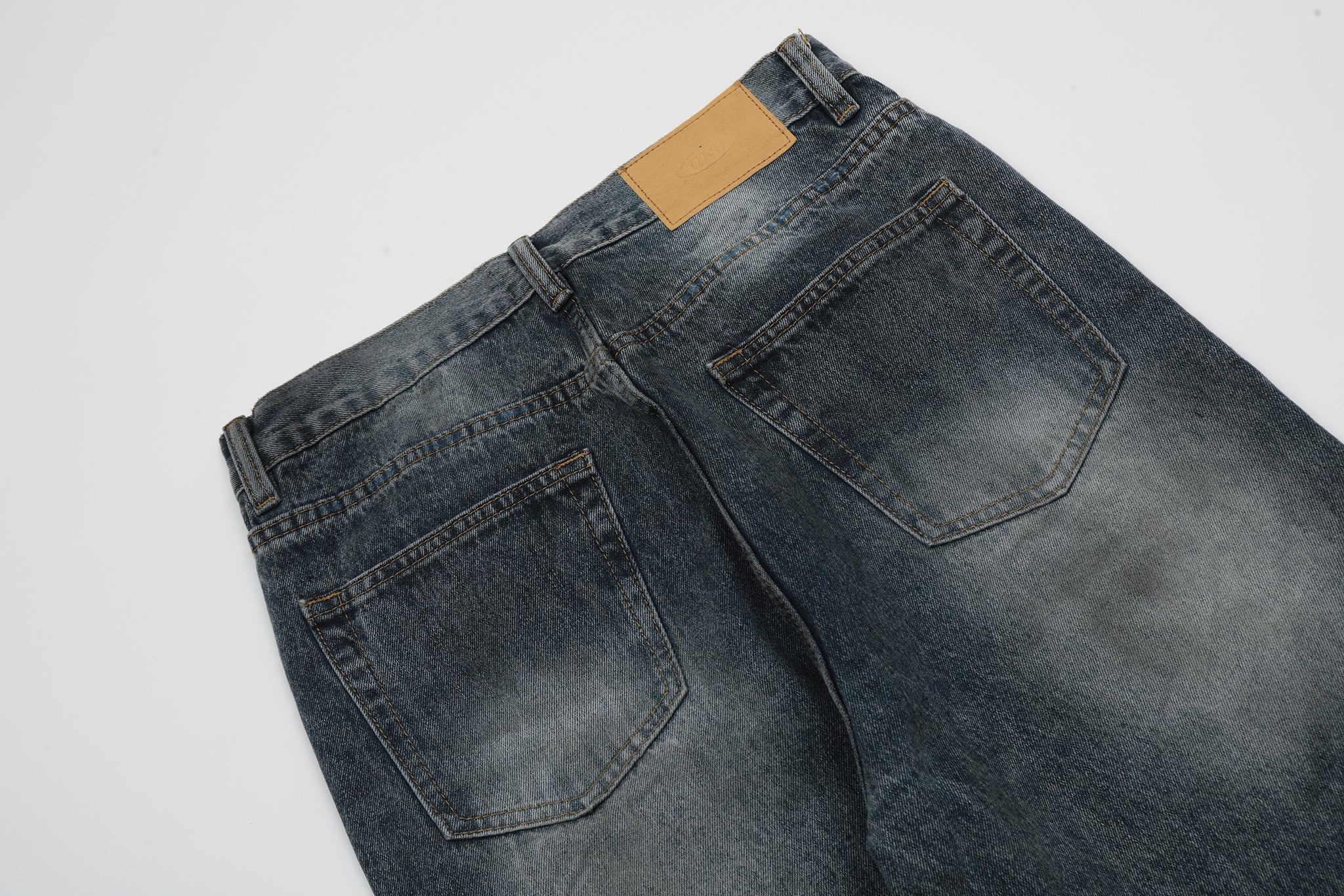 11KN Sanded Distressed Details Jeans #K5305