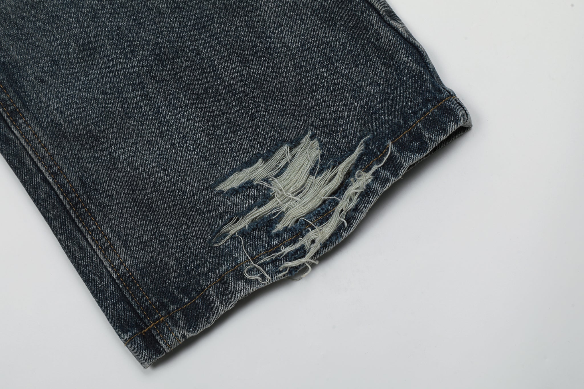 11KN Sanded Distressed Details Jeans #K5305